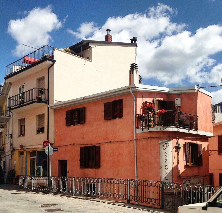 B&B Aria Ona Villagrande Strisaili Eksteriør bilde