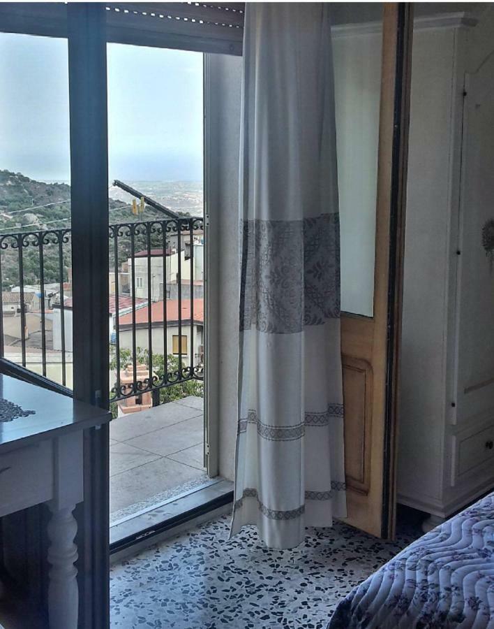 B&B Aria Ona Villagrande Strisaili Eksteriør bilde
